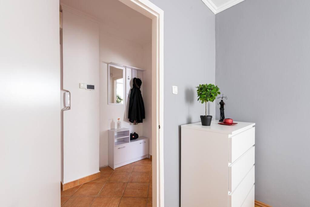 Appartamento Spacious And Bright Flat Between Airport & Center Budapest Esterno foto