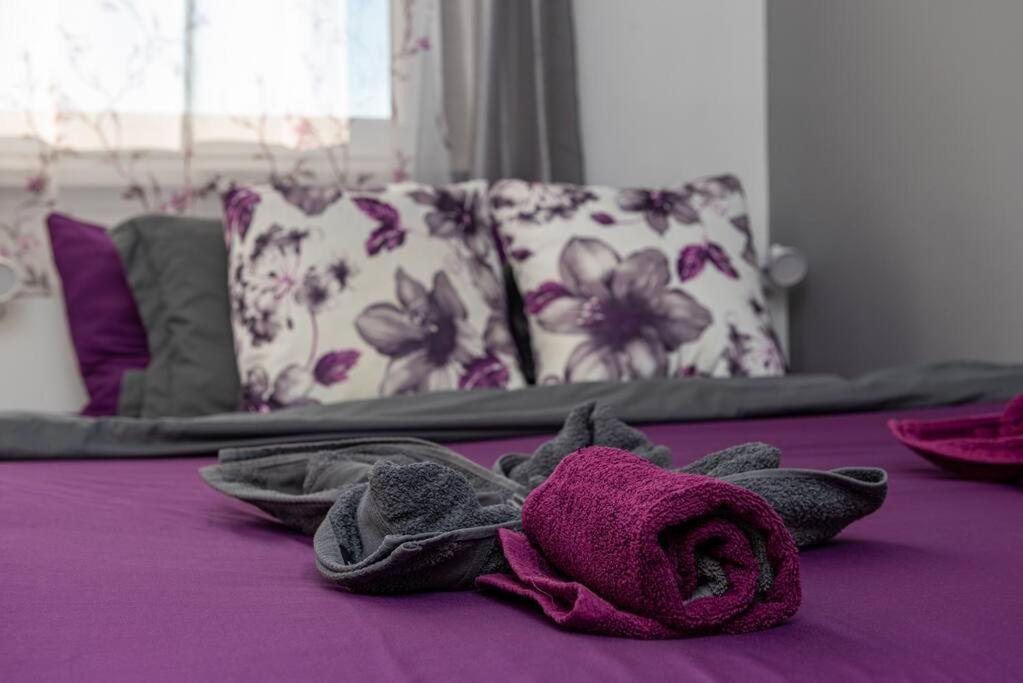 Appartamento Spacious And Bright Flat Between Airport & Center Budapest Esterno foto