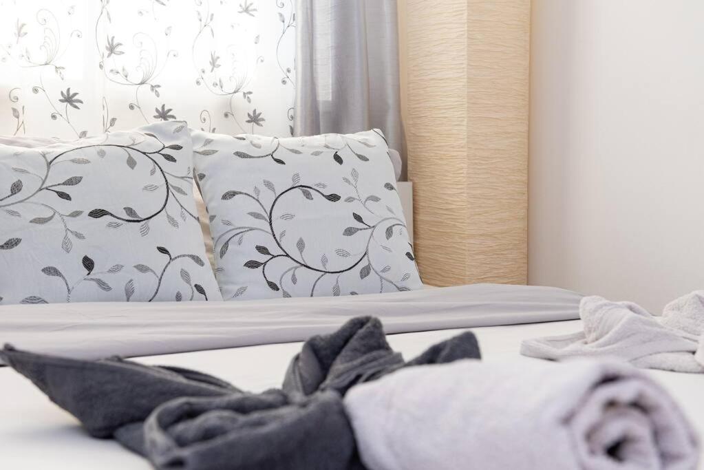 Appartamento Spacious And Bright Flat Between Airport & Center Budapest Esterno foto