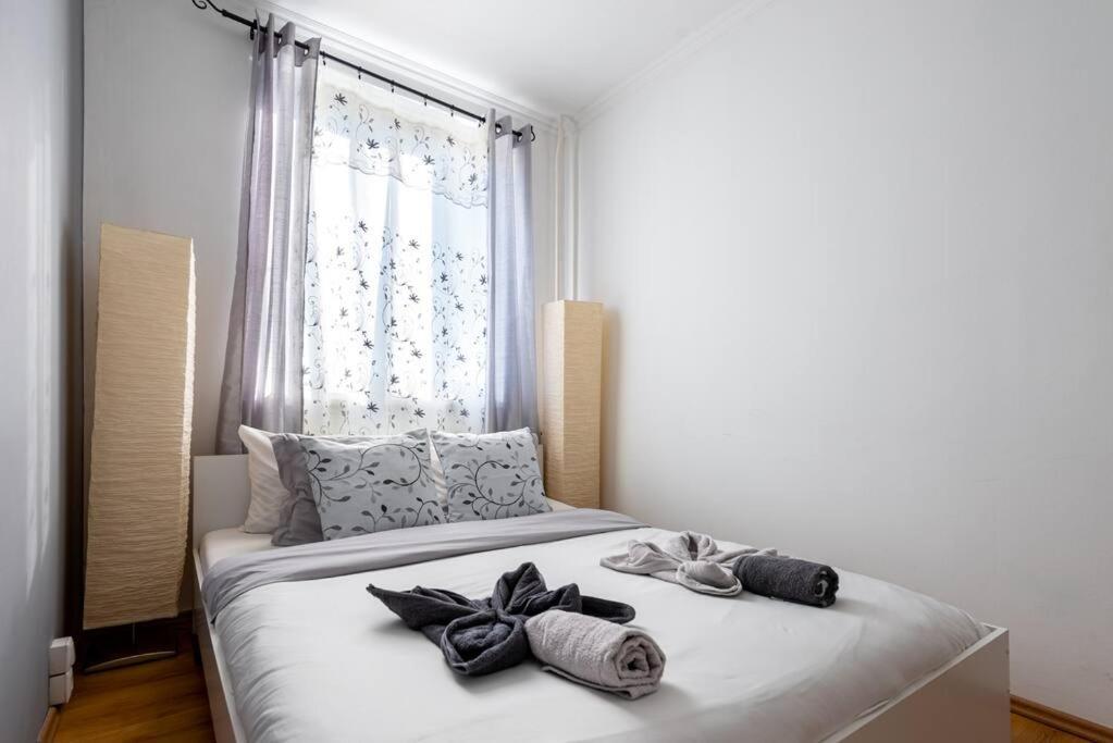 Appartamento Spacious And Bright Flat Between Airport & Center Budapest Esterno foto